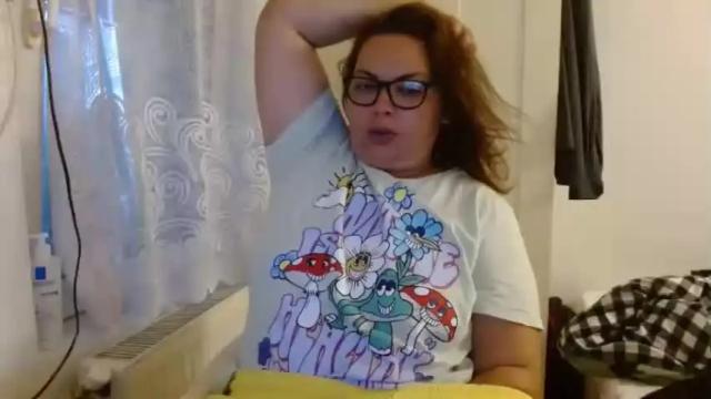 Image 11 of curvymomylore Stream on Chaturbate on 14 months ago