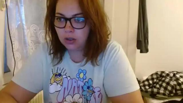 Image 2 of curvymomylore Stream on Chaturbate on 14 months ago