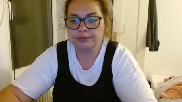 Image 10 of curvymomylore Stream on Chaturbate on 13 months ago
