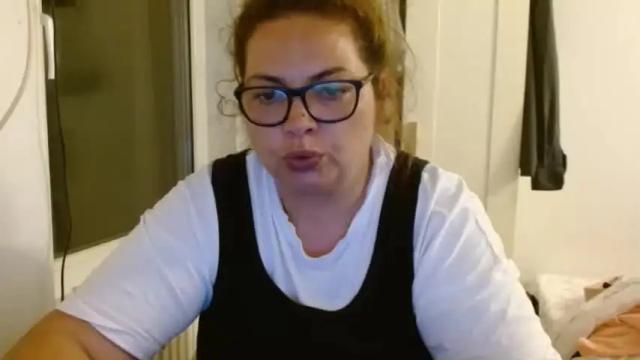 Image 7 of curvymomylore Stream on Chaturbate on 13 months ago
