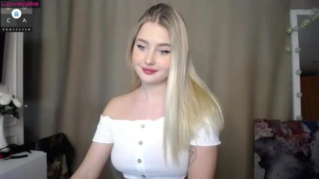Image 11 of cute18cute Stream on Chaturbate on 17 months ago