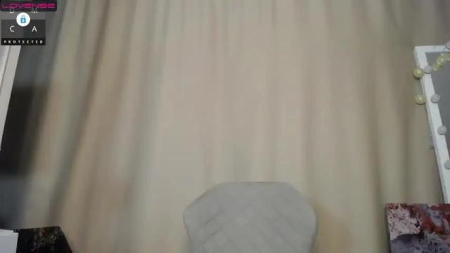 Image 3 of cute18cute Stream on Chaturbate on 17 months ago