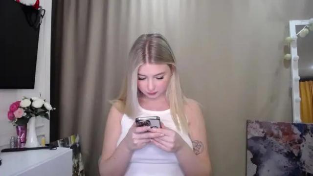 Image 10 of cute18cute Stream on Chaturbate on 16 months ago