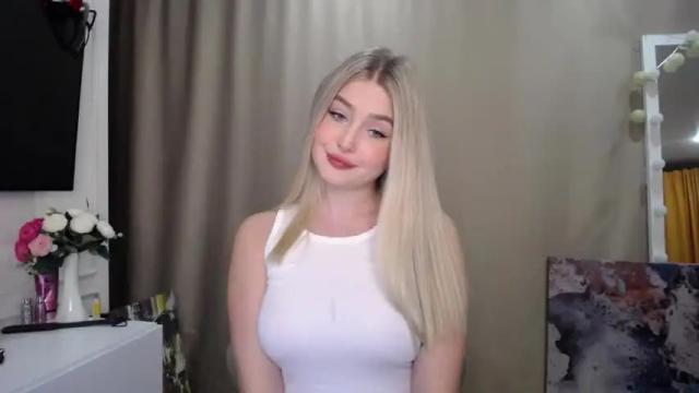 Image 6 of cute18cute Stream on Chaturbate on 16 months ago
