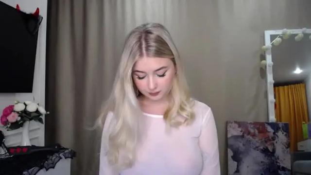 Image 4 of cute18cute Stream on Chaturbate on 16 months ago