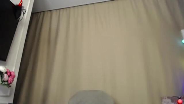 Image 7 of cute18cute Stream on Chaturbate on 13 months ago