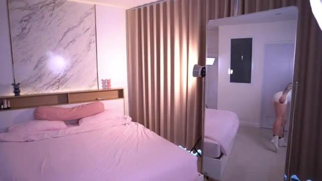 Image 12 of cute__foxy Stream on Chaturbate on 29 days ago