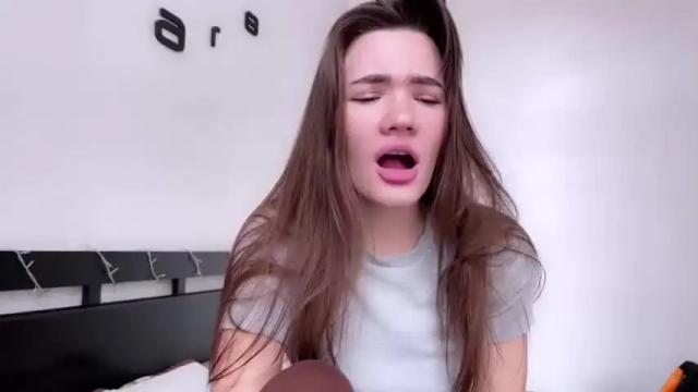 Image 10 of cute_bubbles Stream on Chaturbate on 15 months ago