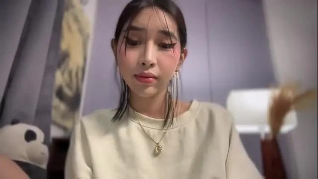 Image 3 of cute_ciara Stream on Chaturbate on 1 month ago