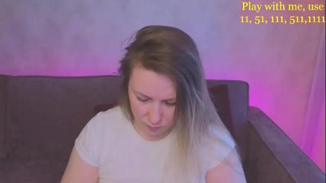 Image 2 of cute_darina Stream on Chaturbate on 1 month ago