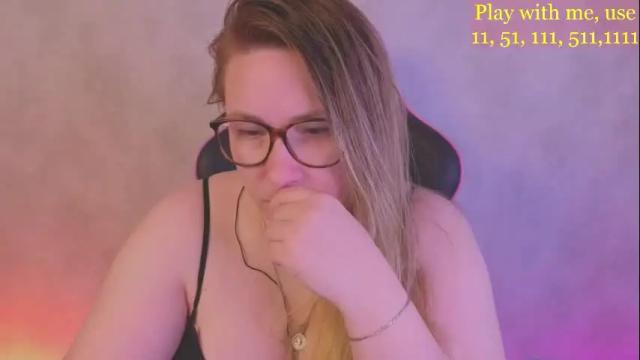 Image 2 of cute_darina Stream on Chaturbate on 26 days ago