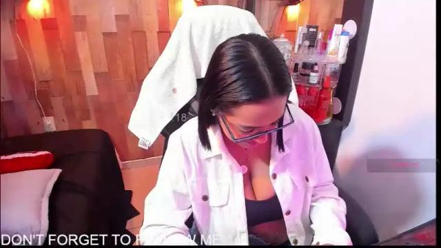 Image 7 of cute_elii Stream on Chaturbate on 3 months ago