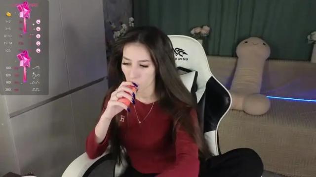 Image 3 of cute_fifi Stream on Chaturbate on 15 months ago