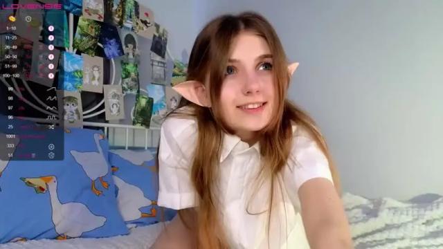 Image 2 of cute_fox_girl Stream on Chaturbate on 13 months ago