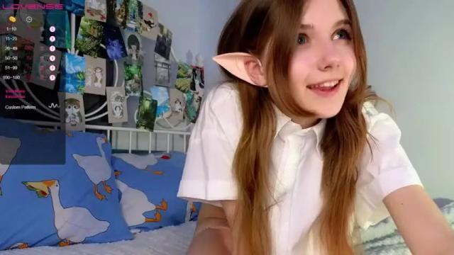 Image 3 of cute_fox_girl Stream on Chaturbate on 13 months ago