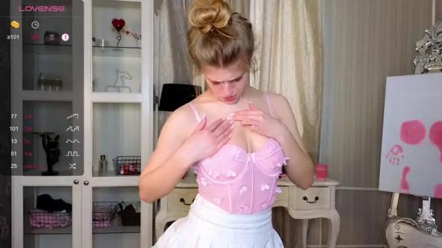 Image 11 of cute_fox_girl Stream on Chaturbate on 1 month ago
