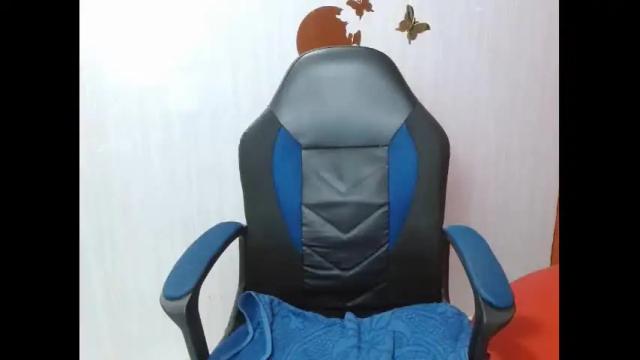 Image 7 of cute_isaaa Stream on Chaturbate on 17 months ago