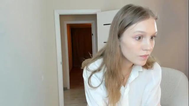 Image 2 of cute_kittennnn Stream on Chaturbate on 9 days ago