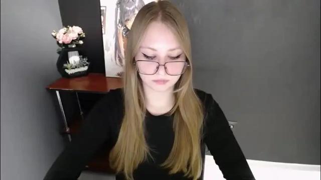 Image 2 of cute_minx Stream on Chaturbate on 1 month ago