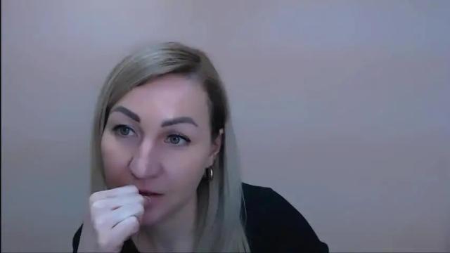 Image 12 of cute_raspberry Stream on Chaturbate on 15 months ago