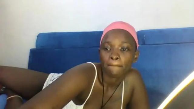 Image 11 of cute_reina Stream on Chaturbate on 21 months ago