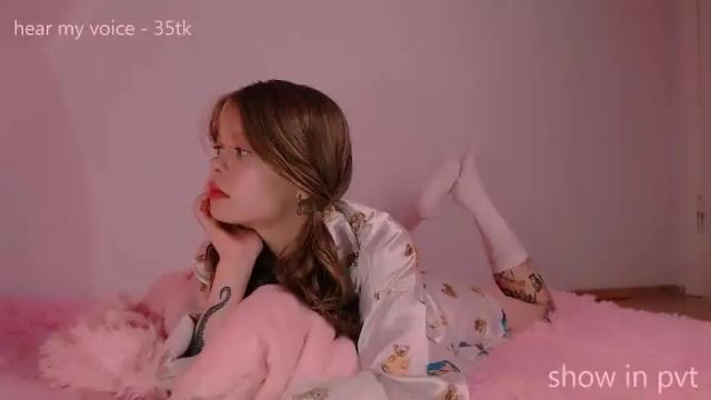 Image 2 of cute_shyy Stream on Chaturbate on 28 months ago