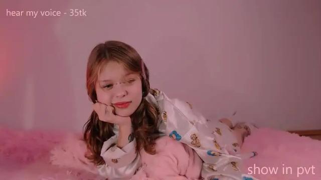 Image 6 of cute_shyy Stream on Chaturbate on 28 months ago