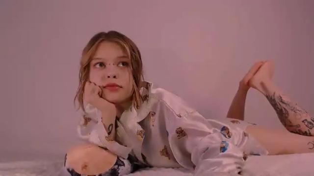 Image 10 of cute_shyy Stream on Chaturbate on 27 months ago