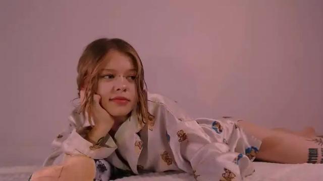 Image 8 of cute_shyy Stream on Chaturbate on 27 months ago