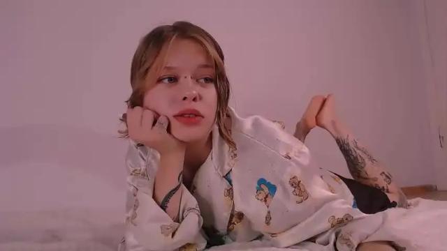 Image 2 of cute_shyy Stream on Chaturbate on 20 months ago