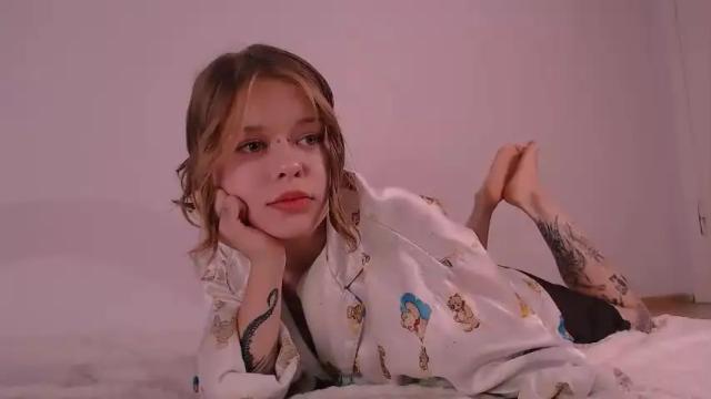 Image 4 of cute_shyy Stream on Chaturbate on 20 months ago