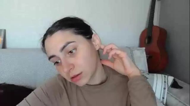 Image 3 of cute_strawberry_ Stream on Chaturbate on 25 days ago