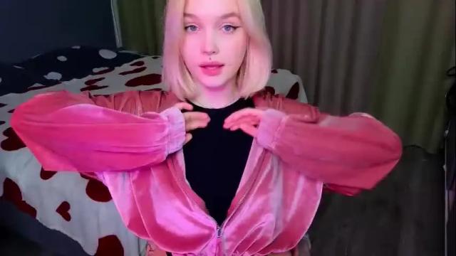 Image 8 of cute_summer_breathe Stream on Chaturbate on 16 days ago