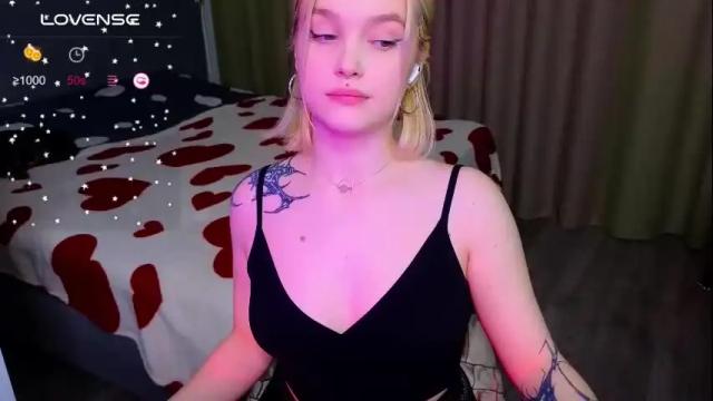 Image 3 of cute_summer_breathe Stream on Chaturbate on 11 days ago
