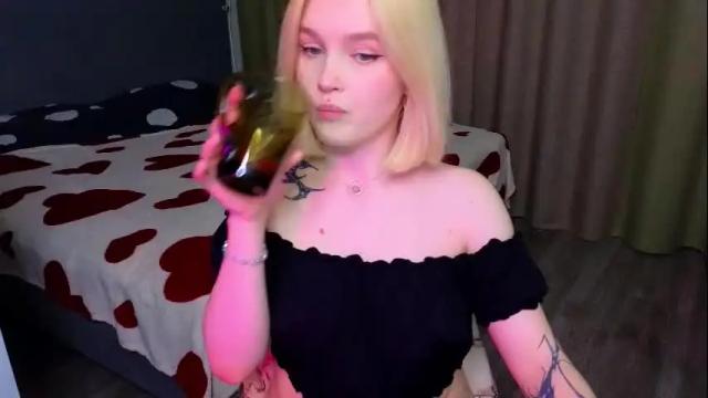 Image 6 of cute_summer_breathe Stream on Chaturbate on 9 days ago