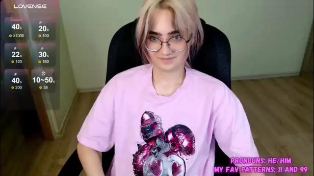 Image 2 of cute_yuki_kun Stream on Chaturbate on 2 months ago