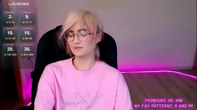 Image 4 of cute_yuki_kun Stream on Chaturbate on 2 months ago