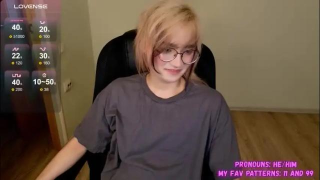 Image 3 of cute_yuki_kun Stream on Chaturbate on 28 days ago