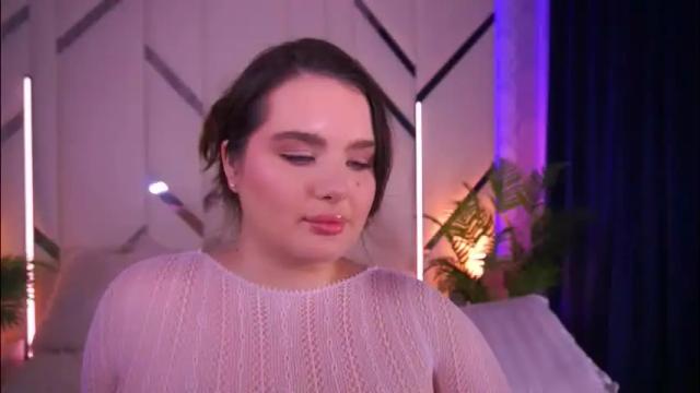 Image 3 of cuteamberr Stream on Chaturbate on 1 month ago