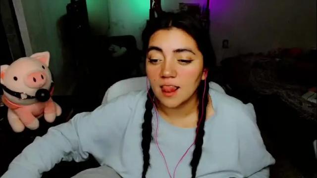 Image 3 of cuteambervi Stream on Chaturbate on 4 months ago