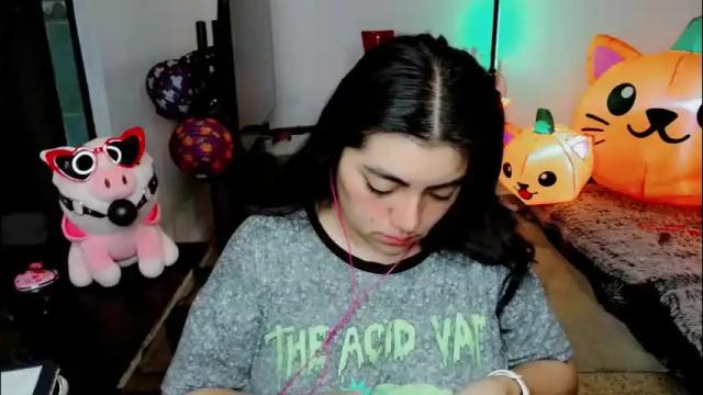 Thumbnail 1, cuteambervi's Stream at Chaturbate, 2 months ago