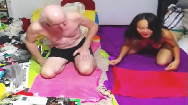 Image 2 of cuteandsexyone Stream on Chaturbate on 1 month ago