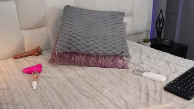 Image 2 of cutearii Stream on Chaturbate on 1 month ago