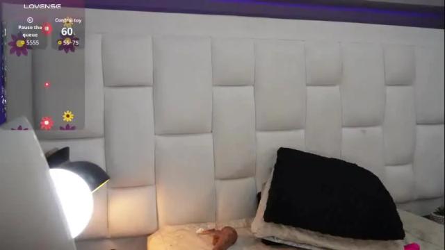Image 6 of cutearii Stream on Chaturbate on 1 month ago