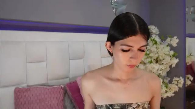Image 3 of cutearii Stream on Chaturbate on 29 days ago