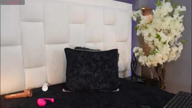 Image 11 of cutearii Stream on Chaturbate on 25 days ago