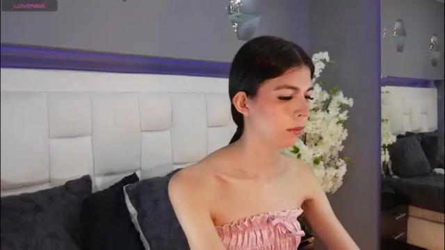 Image 2 of cutearii Stream on Chaturbate on 23 days ago