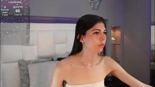 Image 3 of cutearii Stream on Chaturbate on 8 days ago