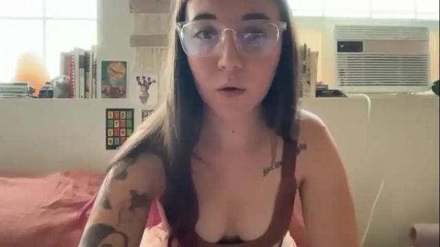 Image 11 of cuteballoons Stream on Chaturbate on 2 months ago