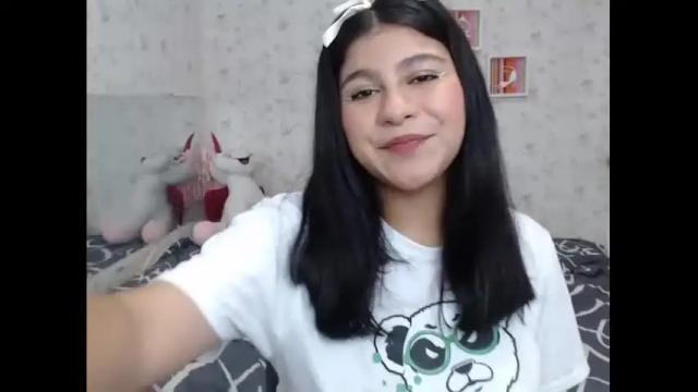 Image 2 of cutee_zoe Stream on Chaturbate on 14 months ago